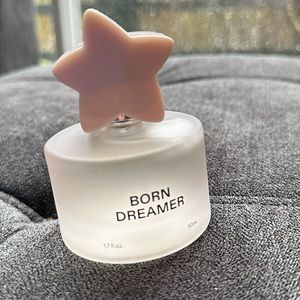 New in box. Born Dreamer Eau de Toilette 1.7 oz

Charli D'Amelio